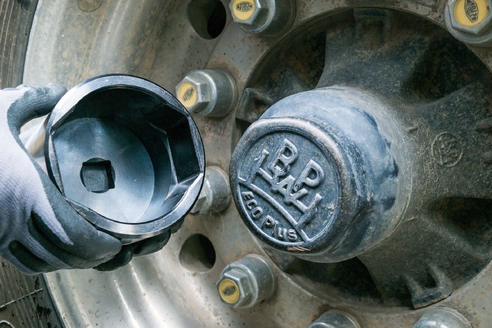 Hazet Nkw Radkapselschlüssel 4937-110 mit 1 Zoll Vierkant 95 mm Produktbild Hazet Nkw Radkapselschlüssel 4937-110 mit 1 Zoll Vierkant 95 mm bild 2