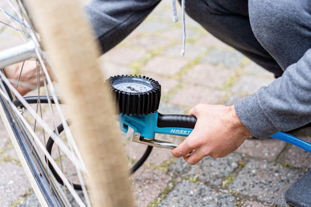 Hazet Reifenfüll Messgerät geeicht 9041G-1 Manometer 80 mm Produktbild Hazet Reifenfüll Messgerät geeicht 9041G-1 Manometer 80 mm bild 2