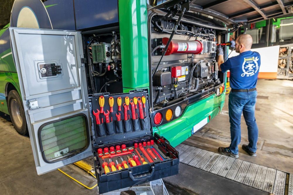 Hazet Werkzeug Satz schutzisoliert 150/39 1/2 Zoll Vierkant Außen Sechskant Produktbild Hazet Werkzeug Satz schutzisoliert 150/39 1/2 Zoll Vierkant Außen Sechskant bild 2