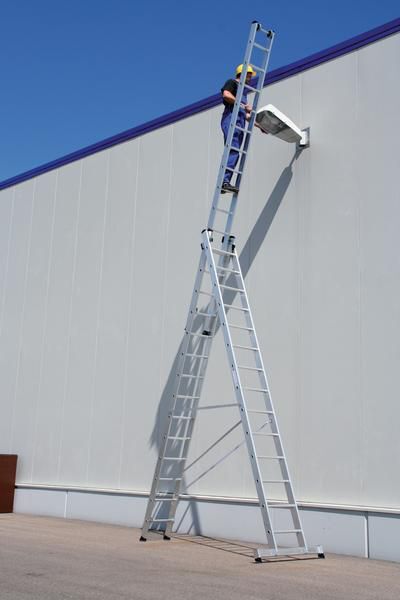Günzburger Aluminium Mehrzweckleiter Stabile mit Nivello Traverse 3 x 6 Sprossen Produktbild Günzburger Aluminium Mehrzweckleiter Stabile mit Nivello Traverse 3 x 6 Sprossen