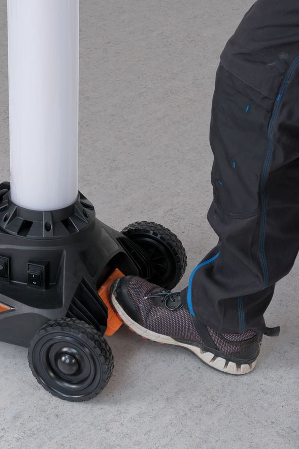 Brennenstuhl Led Arbeitsstrahler TU 23050 M Tower Baustrahler - Fußschalter Brennenstuhl Led Arbeitsstrahler TU 23050 M Tower Baustrahler - Fußschalter