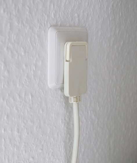 Brennenstuhl Steckdosenleiste Comfort Line Plus mit Flachstecker 4 fach weiss 2 m Produktbild Brennenstuhl Steckdosenleiste Comfort Line Plus mit Flachstecker 4 fach weiss 2 m
