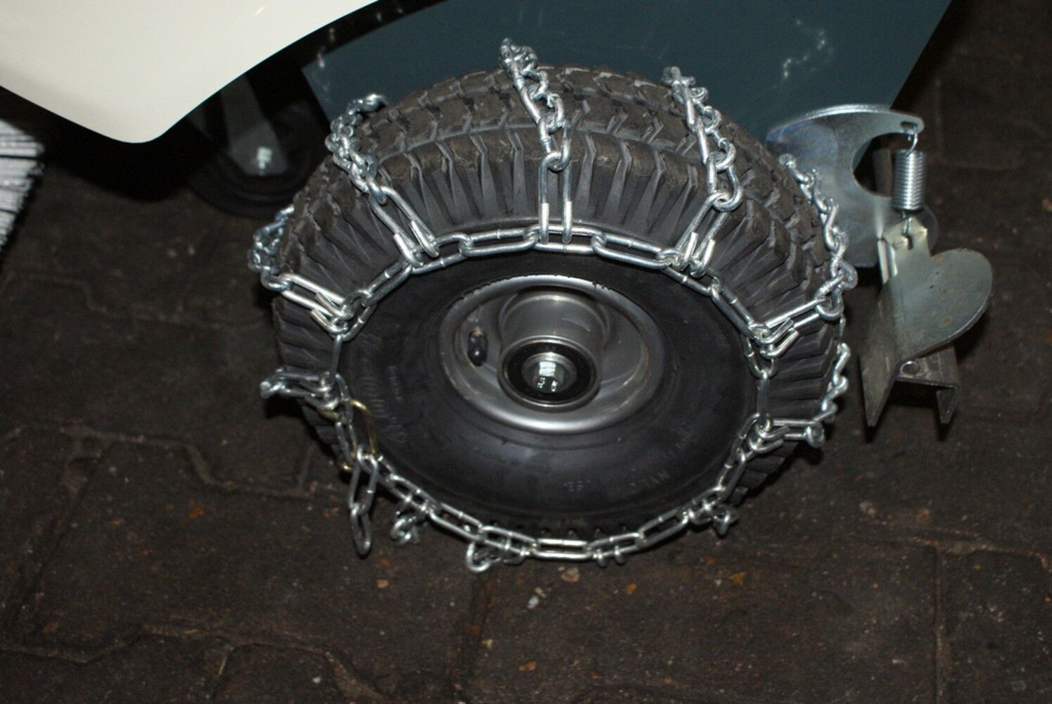 Remarc Schneekettensatz für Kehrmaschine KM 100 G Produktbild Remarc Schneekettensatz für Kehrmaschine KM 100 G