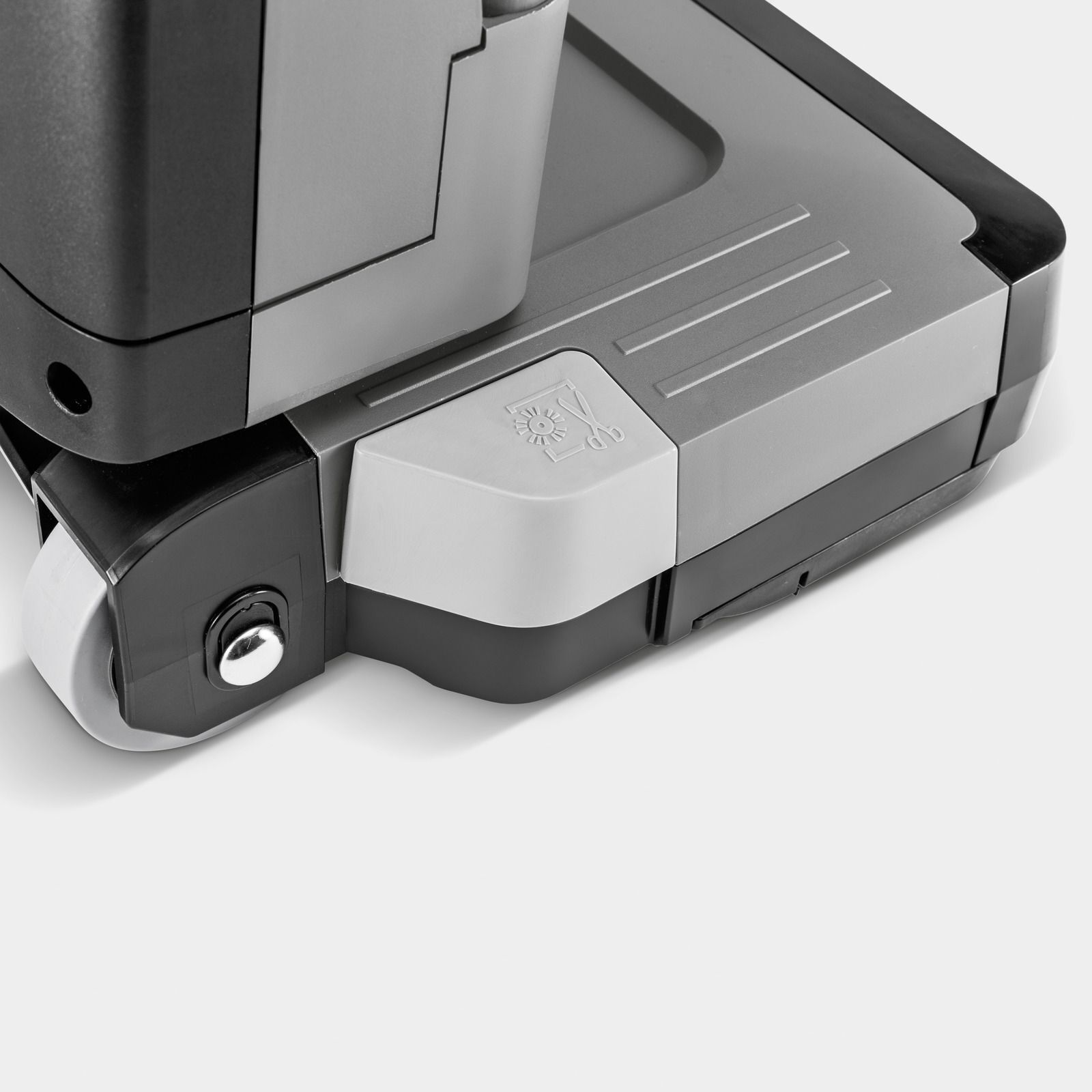 Kärcher Akku Teppichbürstsauger CV 30/2 Bp Teppichsauger Staubsauger - Bedienung Produktbild Kärcher Akku Teppichbürstsauger CV 30/2 Bp Teppichsauger Staubsauger - Bedienung bild 4