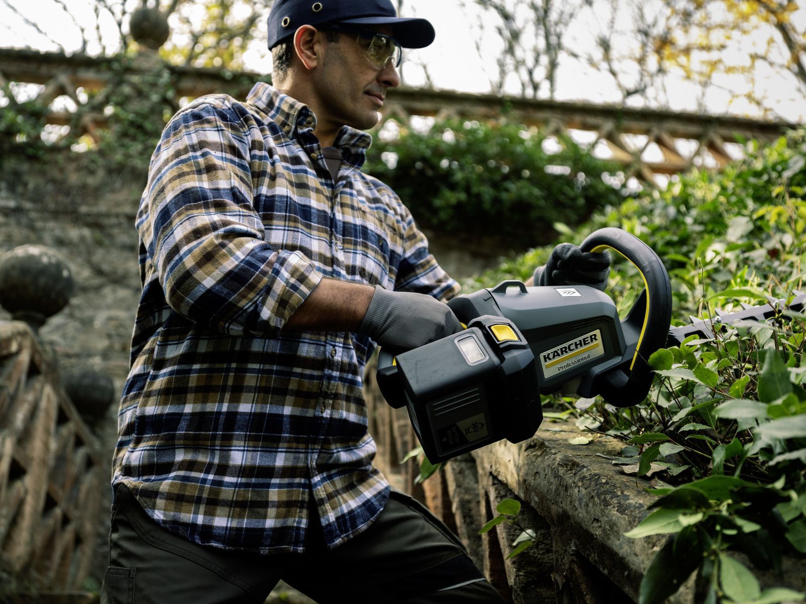 Kärcher Akku Heckenschere HT 650/36 Bp Beispiel Produktbild Kärcher Akku Heckenschere HT 650/36 Bp Beispiel bild 5