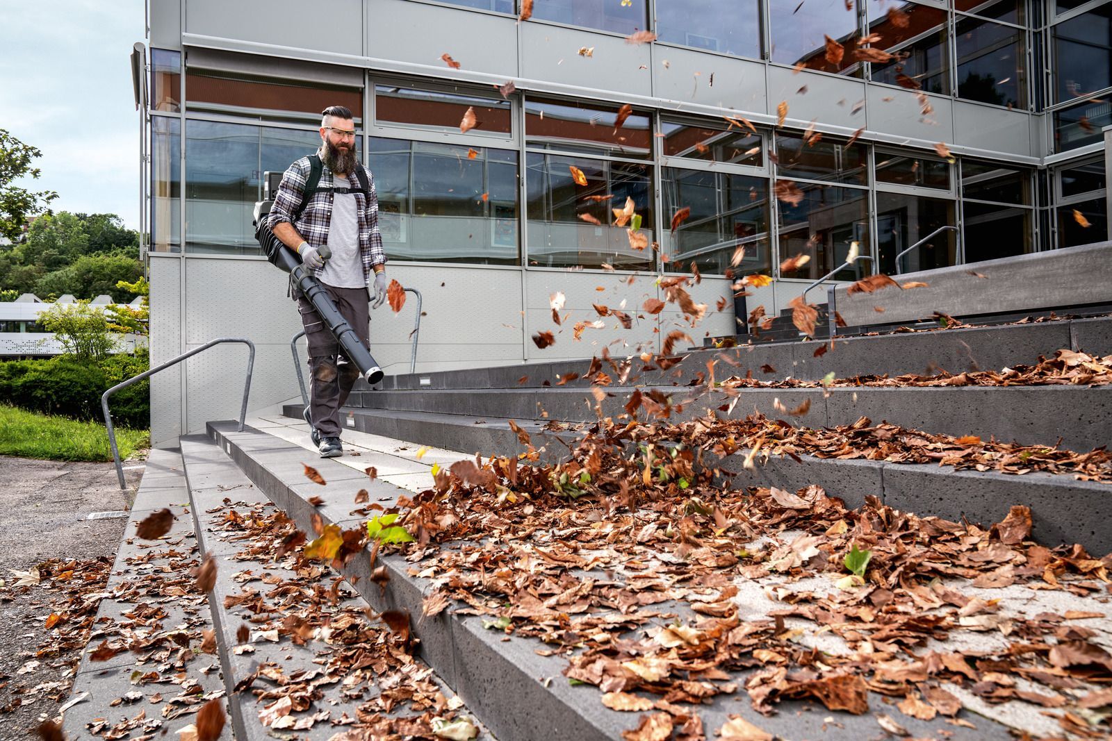 Kärcher Akku Rucksack Laubbläser LBB 1060/36 Bp Beispiel Produktbild Kärcher Akku Rucksack Laubbläser LBB 1060/36 Bp Beispiel bild 5