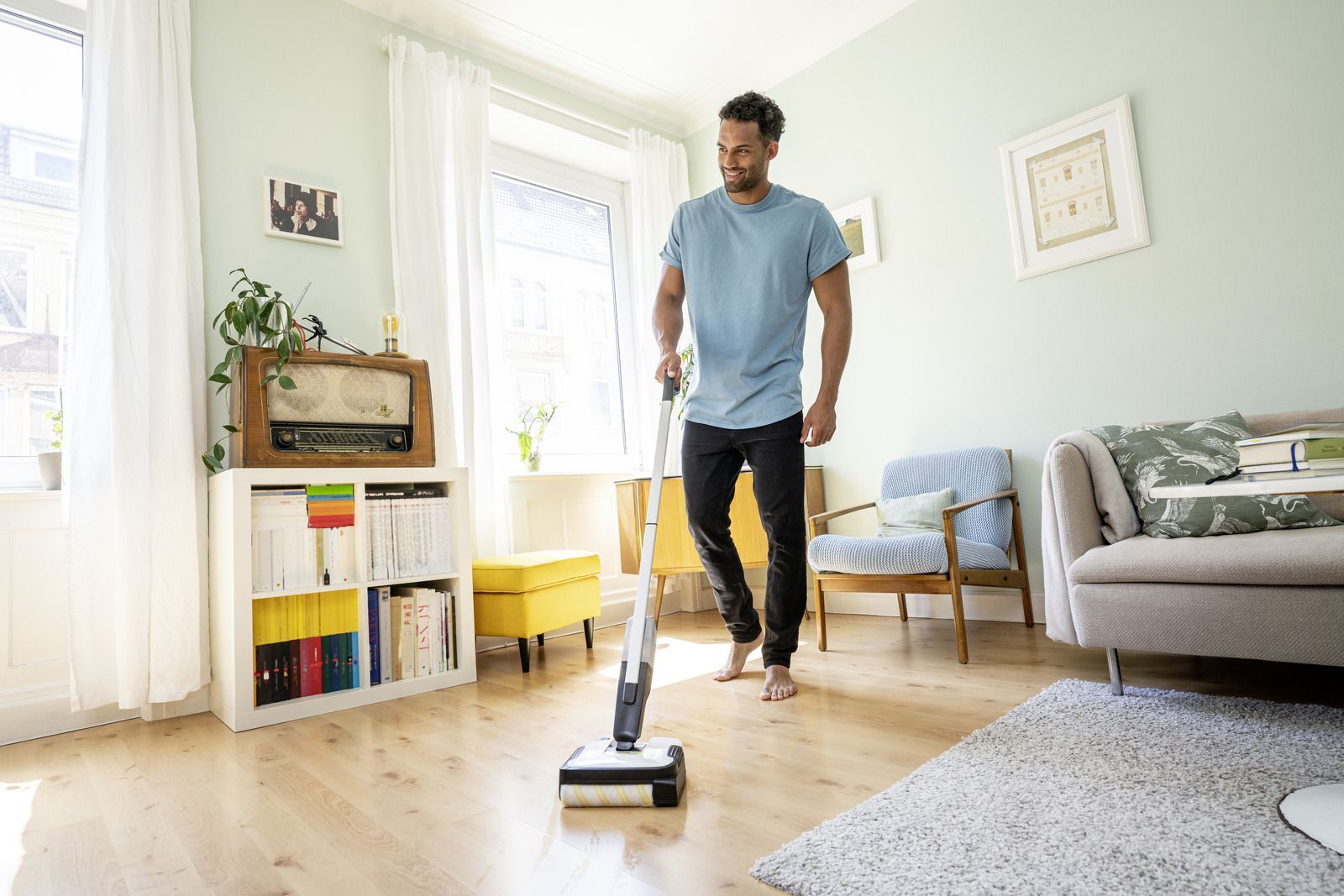 Kärcher Hartbodenreiniger FC 2-4 Battery Set 2B Duo - Beispiel Produktbild Kärcher Hartbodenreiniger FC 2-4 Battery Set 2B Duo - Beispiel bild 4