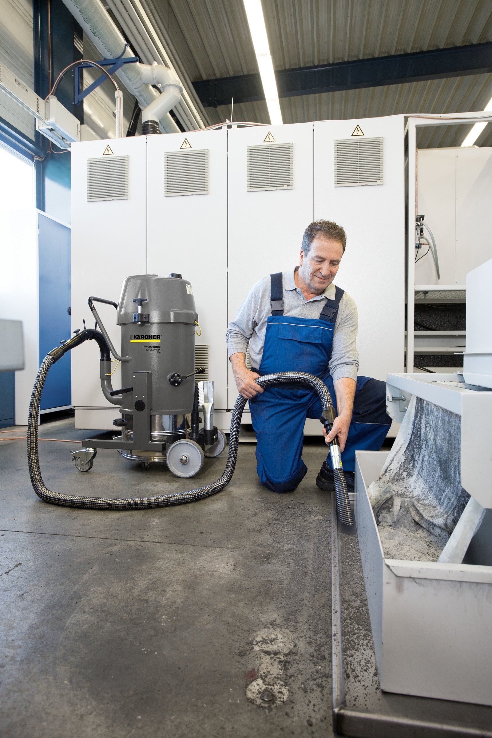 Kärcher Industriestaubsauger IVR 35/20-2 Sc Me für Feststoffe und Stäube Beispiel Produktbild Kärcher Industriestaubsauger IVR 35/20-2 Sc Me für Feststoffe und Stäube Beispiel bild 2