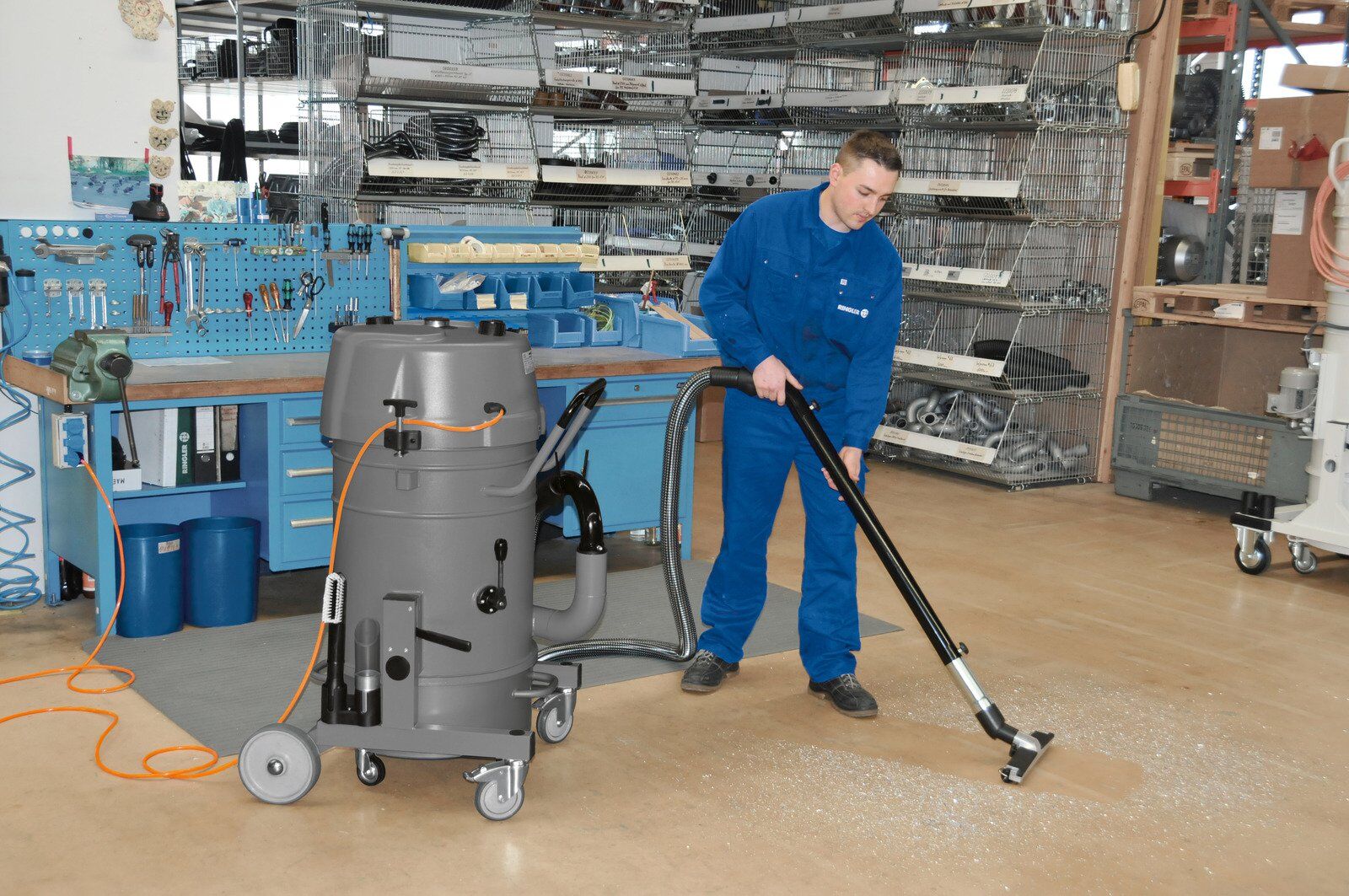 Kärcher Industriestaubsauger IVR 40/24-2 Sc Sauger Beispiel Produktbild Kärcher Industriestaubsauger IVR 40/24-2 Sc Sauger Beispiel bild 2