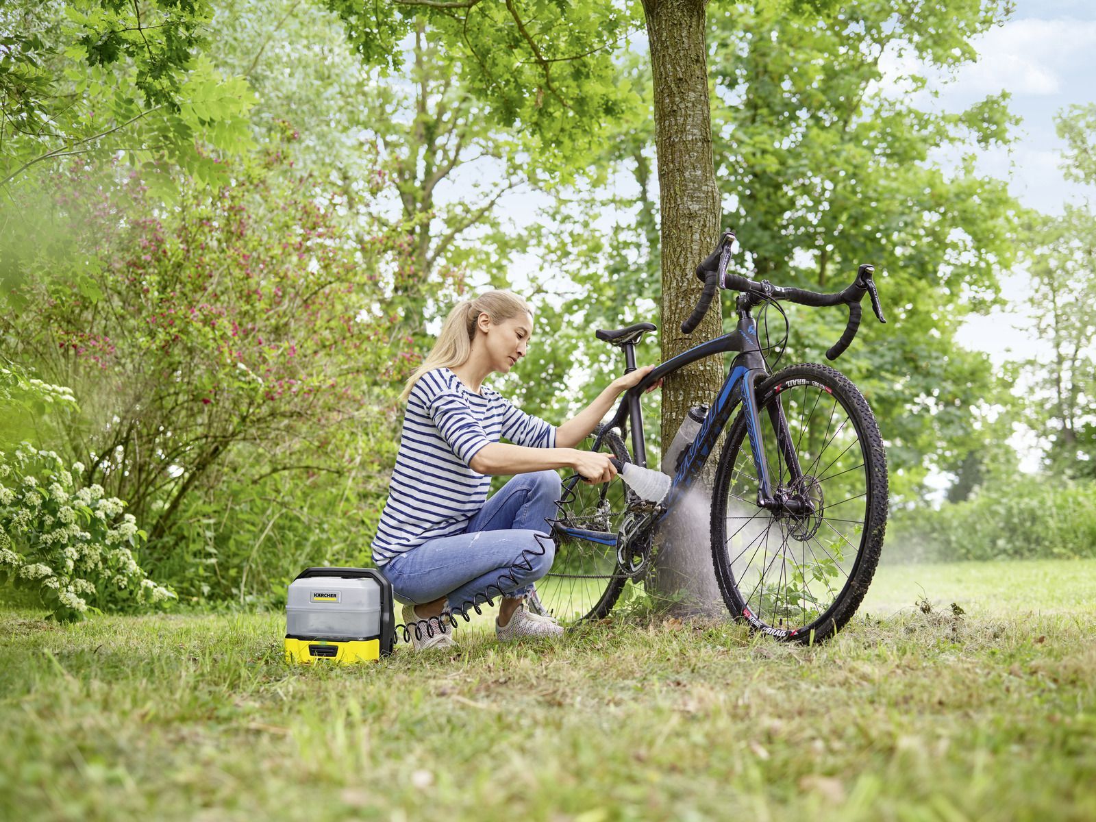 Kärcher Spritzschutz für den Mobile Outdoor Cleaner OC 3 Beispiel 2 Produktbild Kärcher Spritzschutz für den Mobile Outdoor Cleaner OC 3 Beispiel 2 bild 3