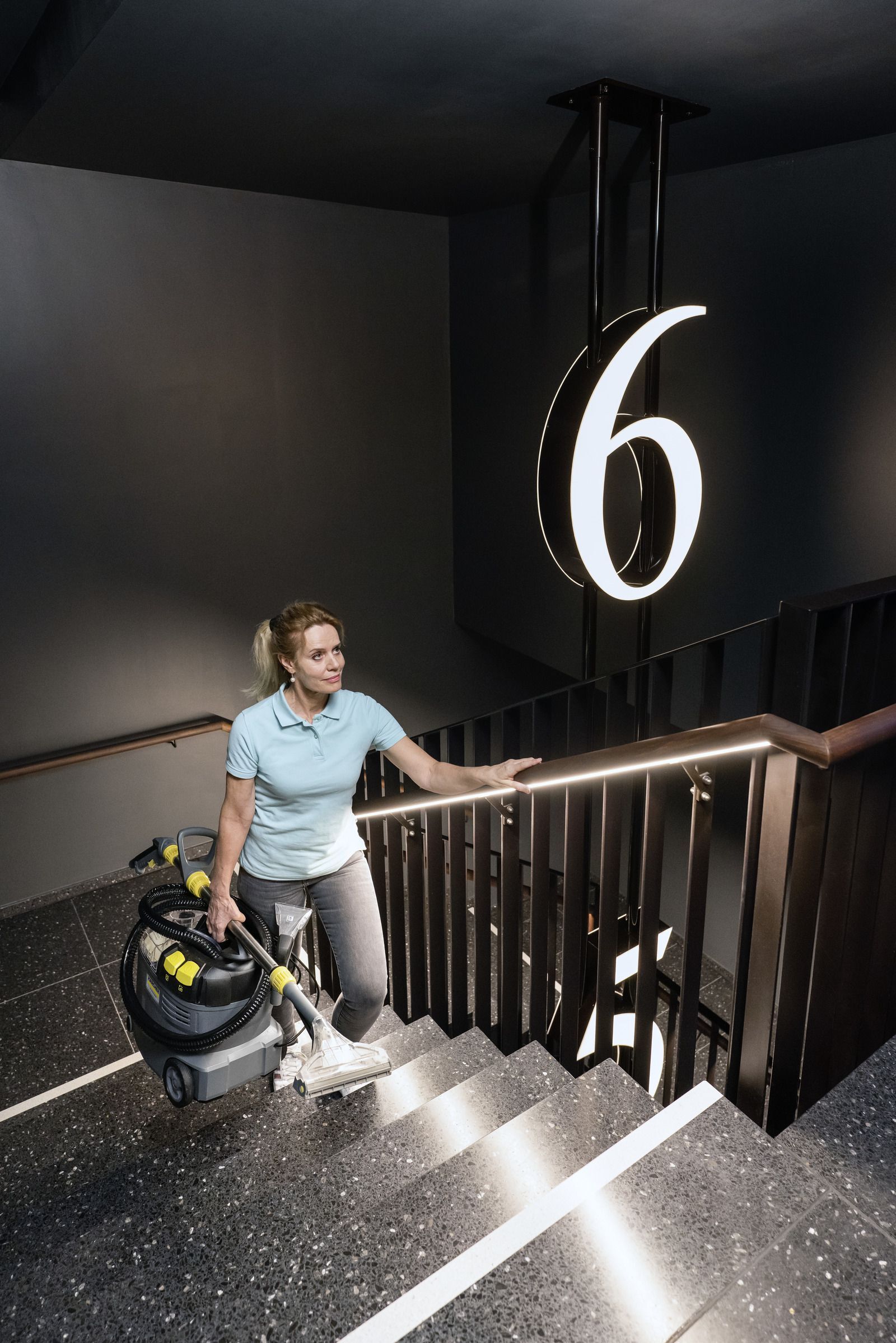 Kärcher Teppichreiniger PUZZI 8/1 - Beispiel Produktbild Kärcher Teppichreiniger PUZZI 8/1 - Beispiel bild 2