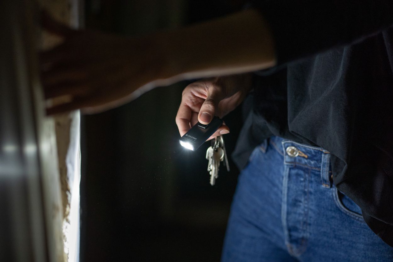 Ledlenser K6R LED Taschenlampe Schlüsselbundleuchte grau - Beispiel 6 Produktbild Ledlenser K6R LED Taschenlampe Schlüsselbundleuchte grau - Beispiel 6 bild 5