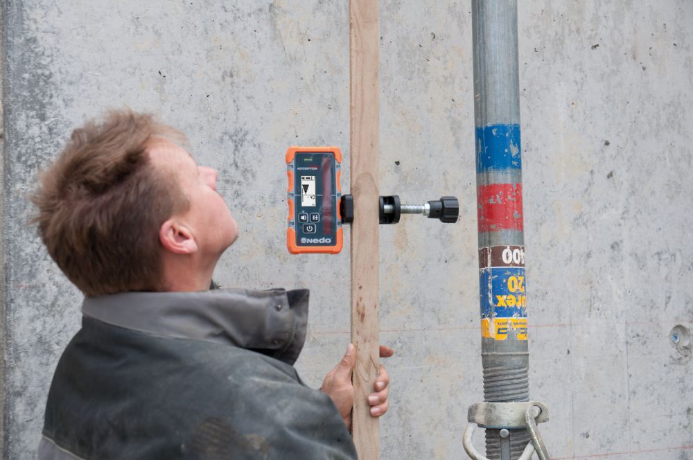 Nedo Laserempfänger ACCEPTOR MAXX mit Heavy Duty Halteklammer Produktbild Nedo Laserempfänger ACCEPTOR MAXX mit Heavy Duty Halteklammer bild 3