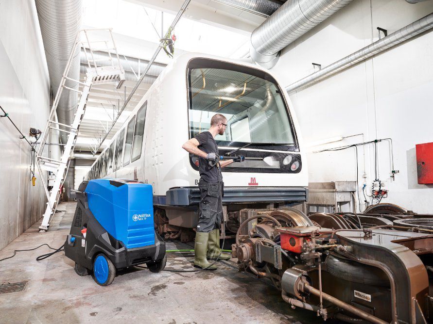 Nilfisk Heißwasser Hochdruckreiniger MH 7P-180/1260 FAX Anwendungsbeispiel 2 Produktbild Nilfisk Heißwasser Hochdruckreiniger MH 7P-180/1260 FAX Anwendungsbeispiel 2 bild 3