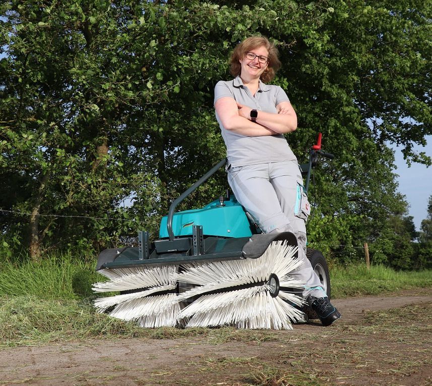 Remarc Kehrmaschine KM H - Anwendung Produktbild Remarc Kehrmaschine KM H - Anwendung bild 4