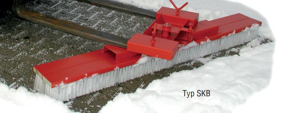 Bauer Gabelstapler Kehrbesen SKB 150 jeweils 2-fach nach rechts und links einstellbar rot Bauer Gabelstapler Kehrbesen SKB 150 jeweils 2-fach nach rechts und links einstellbar rot