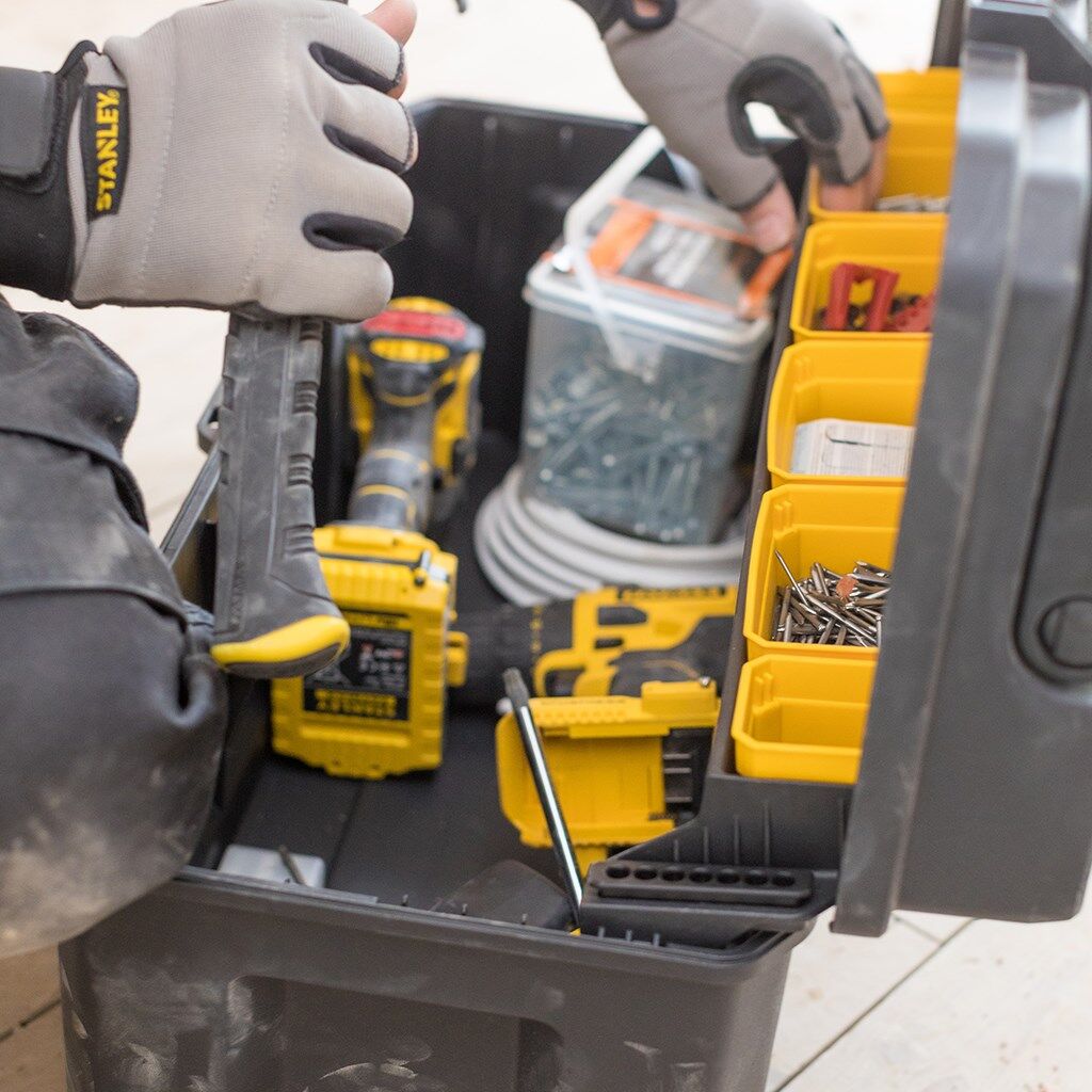Stanley Werkzeugbox Werkzeugkoffer PRO Cantilever 20" - Anwendung Produktbild Stanley Werkzeugbox Werkzeugkoffer PRO Cantilever 20" - Anwendung bild 8