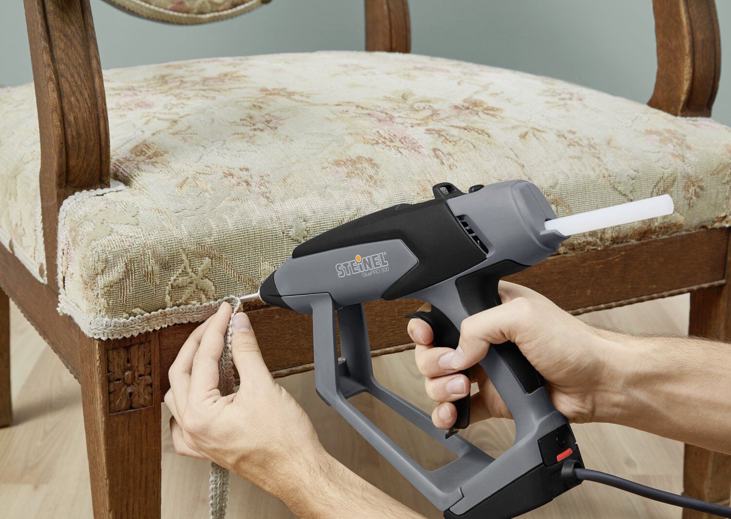 Steinel Heißklebepistole Glue Pro 300 Anwendung 3 Produktbild Steinel Heißklebepistole Glue Pro 300 Anwendung 3 bild 4