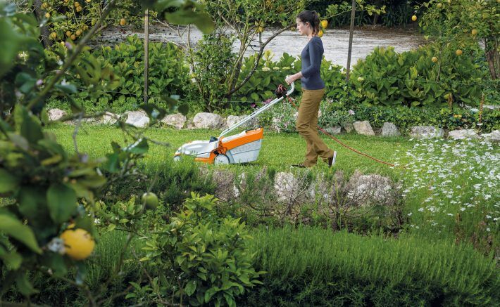 Stihl Rasenmäher Elektro RME 235 Schnittbreite 33 cm Beispiel 2 Produktbild Stihl Rasenmäher Elektro RME 235 Schnittbreite 33 cm Beispiel 2 bild 3