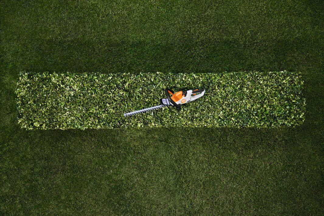 STIHL Akku Heckenschere HSA 30 Set mit Akku AS 2 und Ladegerät AL 1 STIHL Akku Heckenschere HSA 30 Set mit Akku AS 2 und Ladegerät AL 1