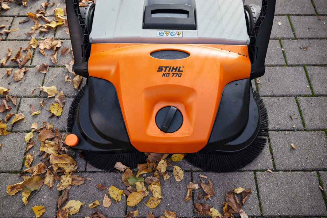 STIHL Kehrmaschine KG 770 Produktbild STIHL Kehrmaschine KG 770 bild 7
