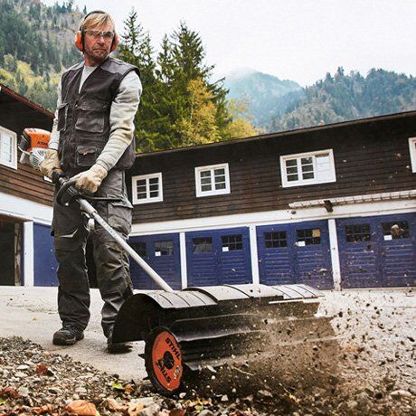 Stihl Benzin Kombi Motor KM 131 R Beispiel 2 Produktbild Stihl Benzin Kombi Motor KM 131 R Beispiel 2 bild 3