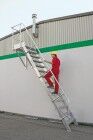 Günzburger Aluminium Treppe 60 Grad mit Plattform 8 Stufen 1000 mm breit