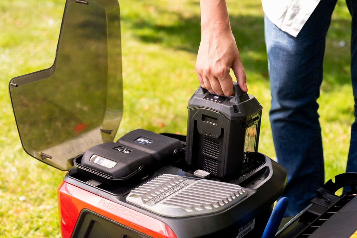 Platz für 3 Akkus Produktbild Platz für 3 Akkus bild 4