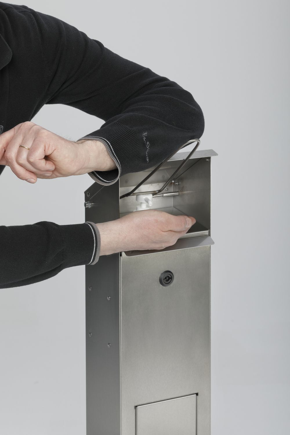 Var Desinfektionsmittelspender HDS 115 VA Handdesinfektionsspender Beispiel Produktbild Var Desinfektionsmittelspender HDS 115 VA Handdesinfektionsspender Beispiel bild 2