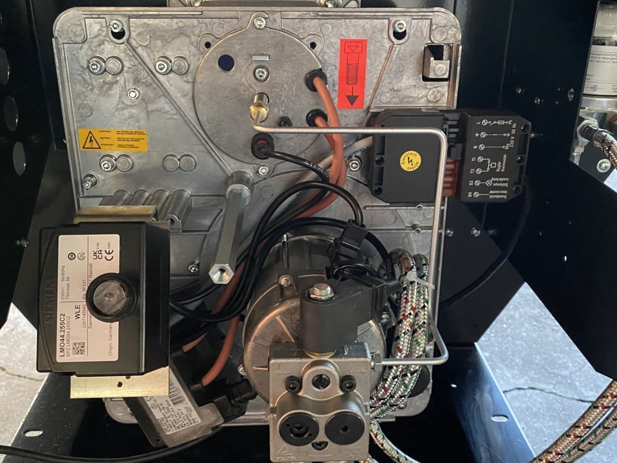 Wilms mobile Heizzentrale HT 200 - Motor Produktbild Wilms mobile Heizzentrale HT 200 - Motor bild 3