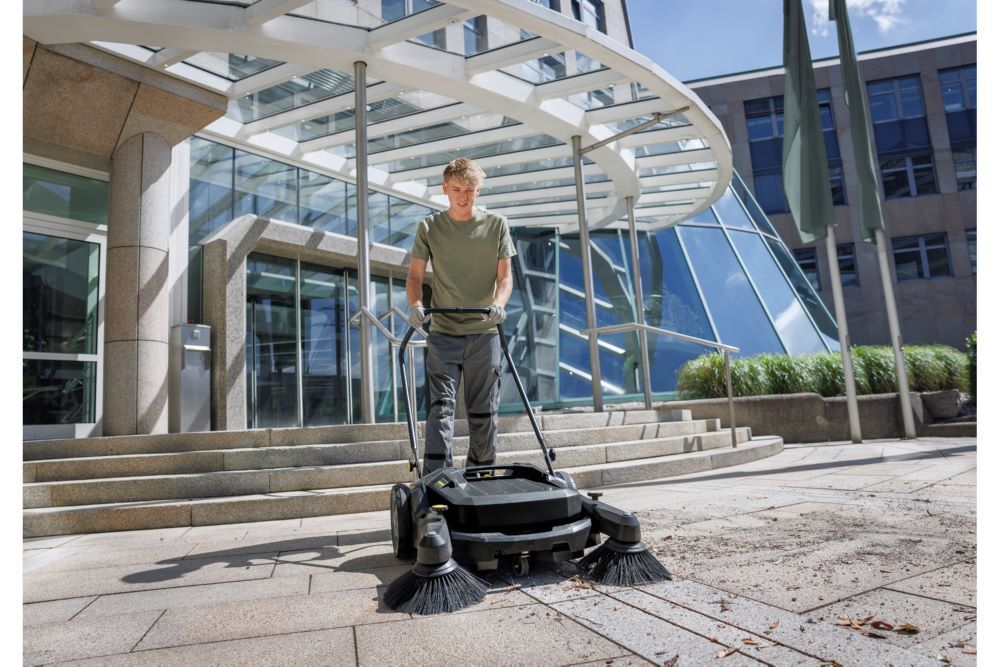Produktbild Kehrmaschine KM 70/20 C 2SB Go!Further bild 3