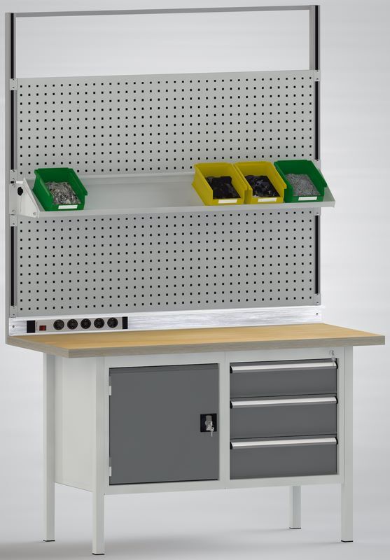 Produktbild KLW Systemaufbau 2 Lochplatte 1 Ablageboden 1 C-Profil Steckdosenleiste 1500 mm