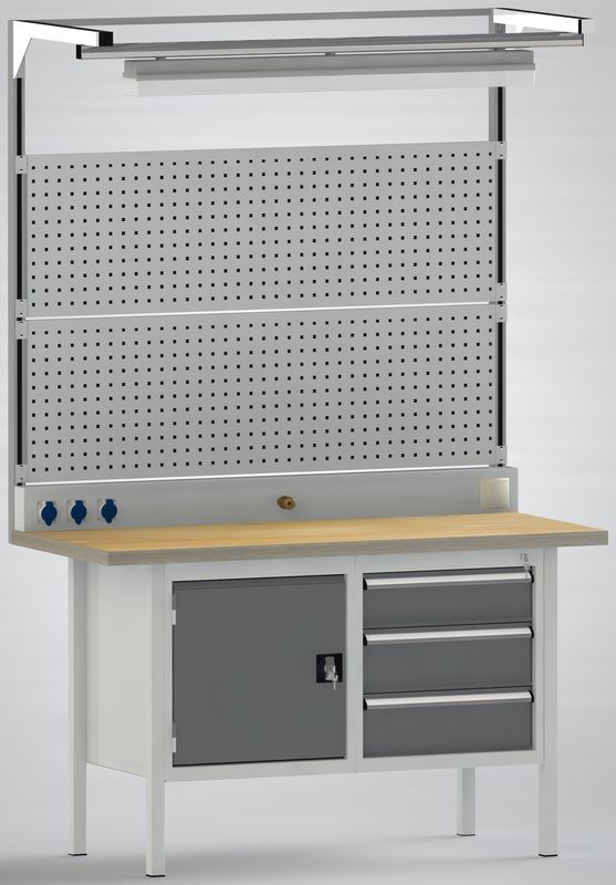 Produktbild KLW Systemaufbau 2 Lochplatten 1 Energieleiste 1 Ausleger mit LED Lampe