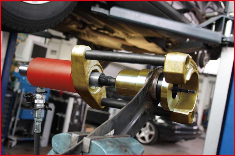 KS Tools Querlenkerbuchsen Satz hinten für Ford Mazda und Volvo 4 Teile Produktbild KS Tools Querlenkerbuchsen Satz hinten für Ford Mazda und Volvo 4 Teile bild 4