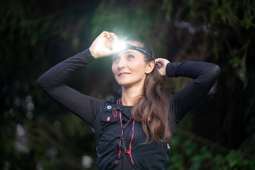 Ledlenser Kopflampe NEO9R aufladbare Trailrunning Stirnleuchte 1200 lm Produktbild Ledlenser Kopflampe NEO9R aufladbare Trailrunning Stirnleuchte 1200 lm bild 2