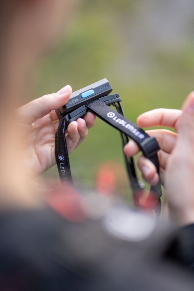 Ledlenser Kopflampe NEO9R Akku Trailrunning Stirnleuchte 1200 Lumen Produktbild Ledlenser Kopflampe NEO9R Akku Trailrunning Stirnleuchte 1200 Lumen bild 3