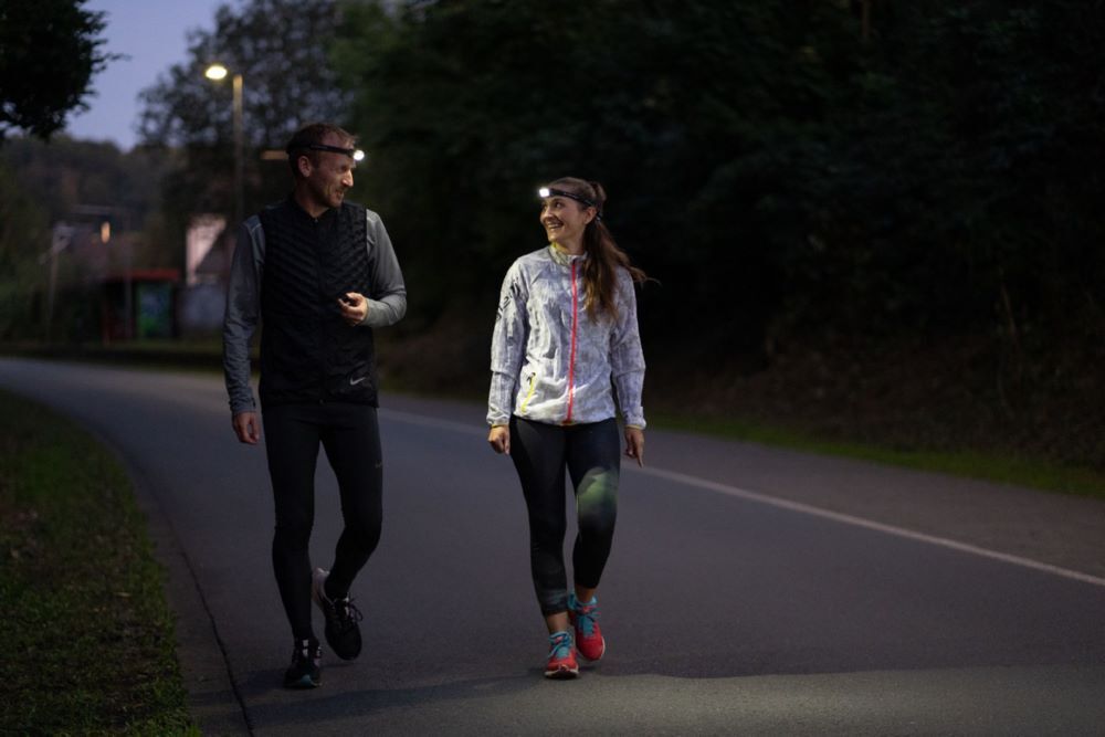 Ledlenser Kopflampe NEO3 kompakte Laufsport Stirnlampe 3x AAA Produktbild Ledlenser Kopflampe NEO3 kompakte Laufsport Stirnlampe 3x AAA bild 2