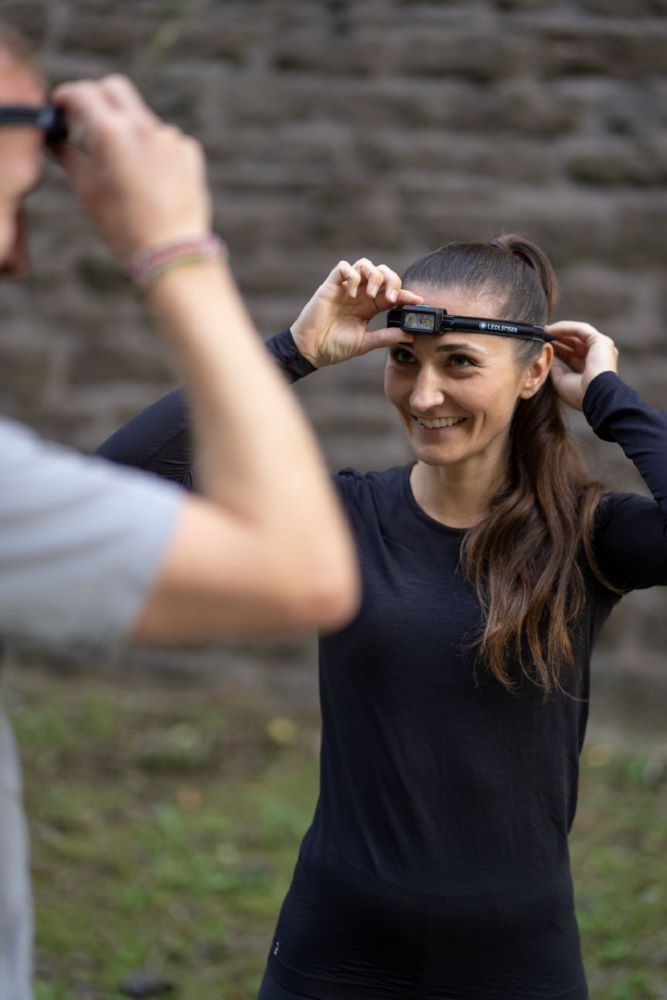 Ledlenser Kopflampe NEO3 kompakte Laufsport Stirnlampe blau-schwarz Produktbild Ledlenser Kopflampe NEO3 kompakte Laufsport Stirnlampe blau-schwarz bild 3