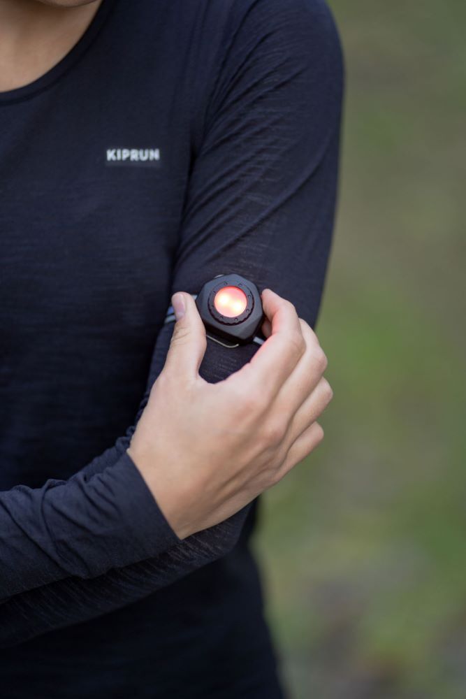 Ledlenser Signallicht CU2R Akku Signallampe für Oberarm + Rucksack Produktbild Ledlenser Signallicht CU2R Akku Signallampe für Oberarm + Rucksack bild 3