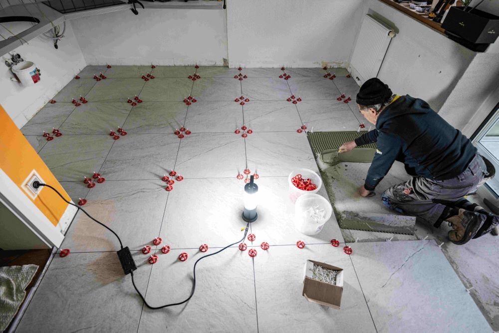 Produktbild Leistungsstarker Akku-Baustrahler für eine 360° Beleuchtung bild 3