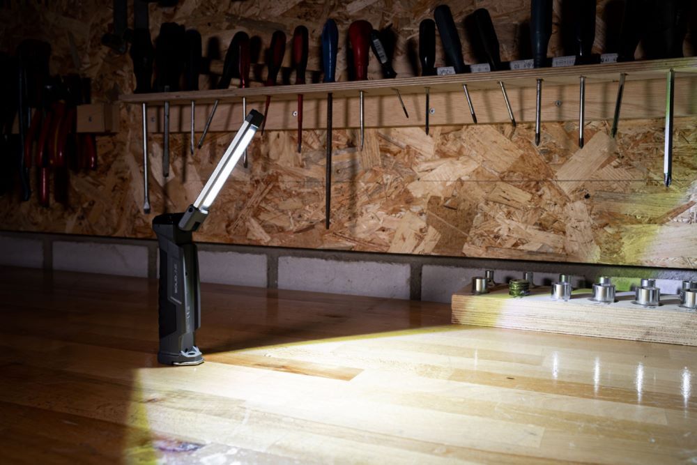 Solidline SW2R Akku-Arbeitsleuchte mit ausklappbarem Lampenkopf Produktbild Solidline SW2R Akku-Arbeitsleuchte mit ausklappbarem Lampenkopf bild 2