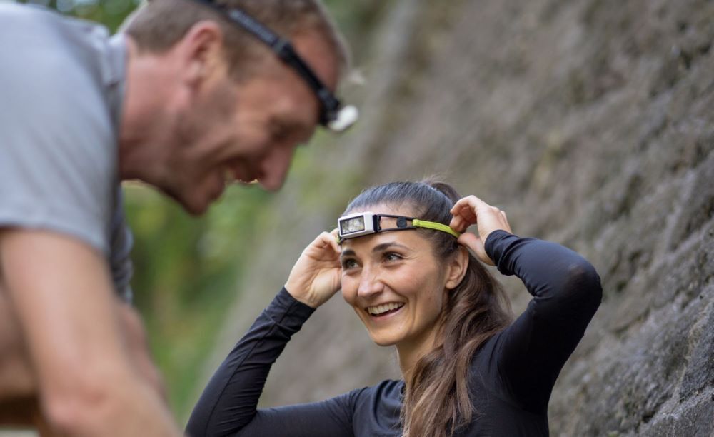 Ledlenser Stirnleuchte NEO1R Laufsport Stirnlampe neongelb Produktbild Ledlenser Stirnleuchte NEO1R Laufsport Stirnlampe neongelb bild 2