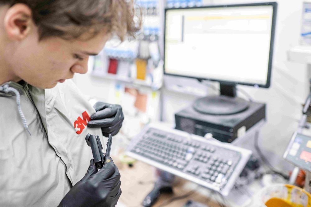 Ledlenser Arbeitsleuchte W1R Work Akku Clip-Leuchte Handleuchte Produktbild Ledlenser Arbeitsleuchte W1R Work Akku Clip-Leuchte Handleuchte bild 4