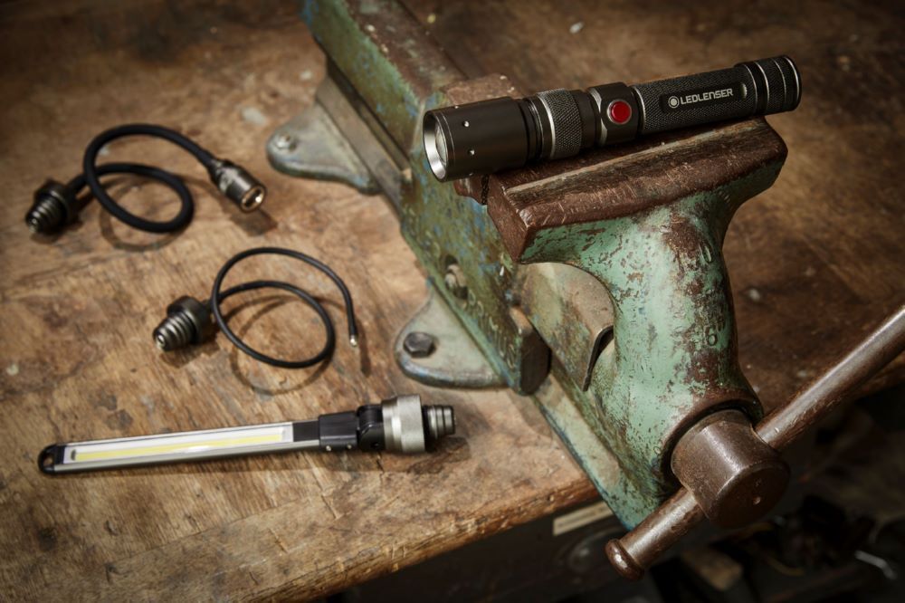 Ledlenser Aufladbares Arbeitsleuchten Set Taschenleuchte 4 Stück Produktbild Ledlenser Aufladbares Arbeitsleuchten Set Taschenleuchte 4 Stück bild 2