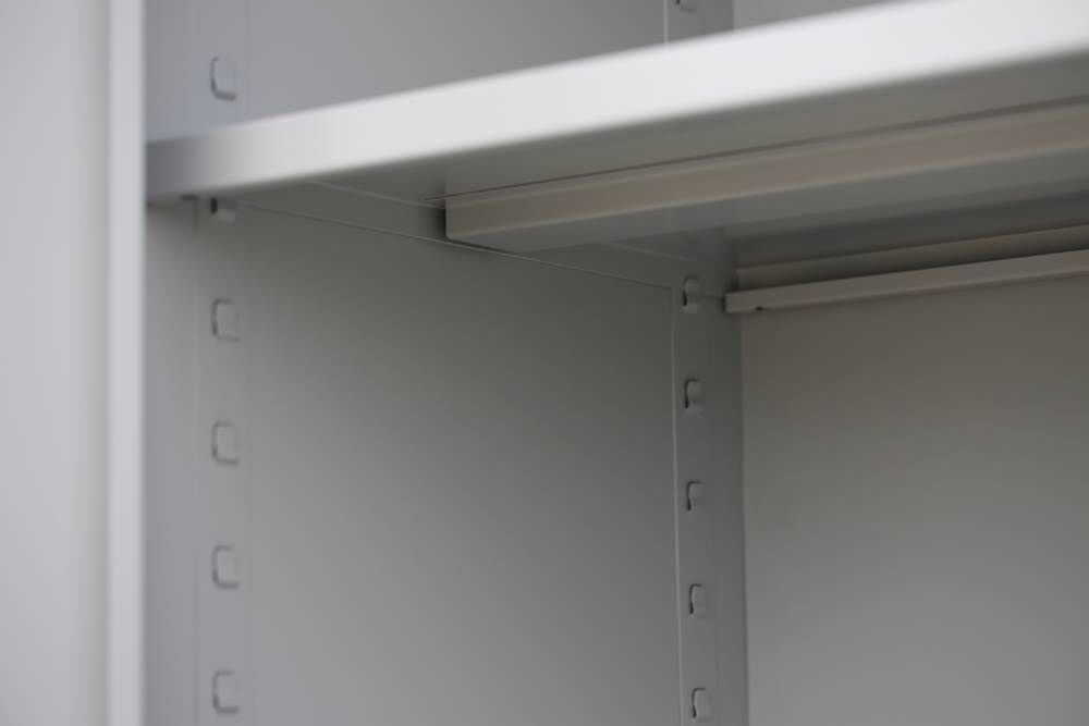 Lüllmann Flügeltürenschrankmit 4 Fachböden 1950 x 925 x 600 mm lichtgrau mit anthrazit Produktbild Lüllmann Flügeltürenschrankmit 4 Fachböden 1950 x 925 x 600 mm lichtgrau mit anthrazit bild 4