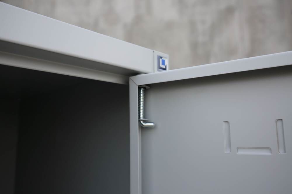 Lüllmann Garderobenschrank 3 Abteile doppelstöckig 1800 x 885 x 500 mm lichtgrau Produktbild Lüllmann Garderobenschrank 3 Abteile doppelstöckig 1800 x 885 x 500 mm lichtgrau bild 5