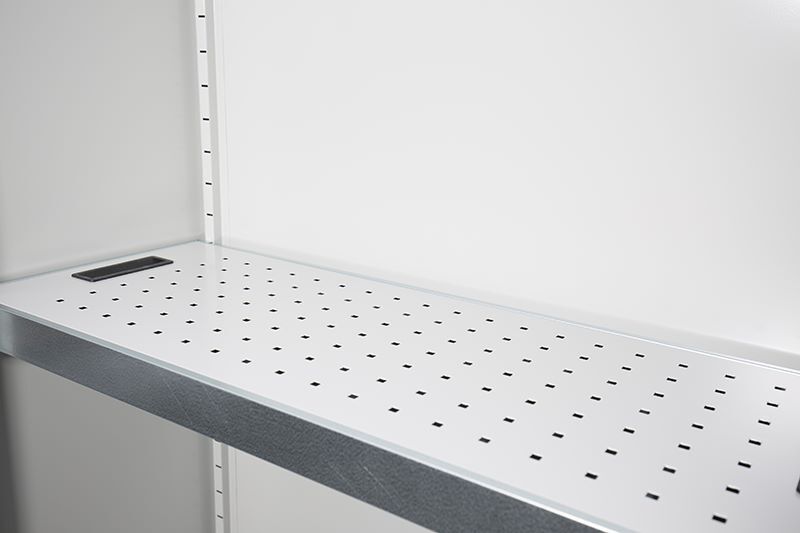 Produktbild Lüllmann Lochblecheinsatz für Wannenboden 916 x 100 mm Seitenaufkantung lichtgrau