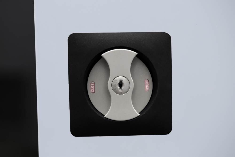 Lüllmann Umweltschrank 2 Türen 4 Wannenböden 1950 x 916 x 422 mm in lichtgrau Produktbild Lüllmann Umweltschrank 2 Türen 4 Wannenböden 1950 x 916 x 422 mm in lichtgrau bild 4