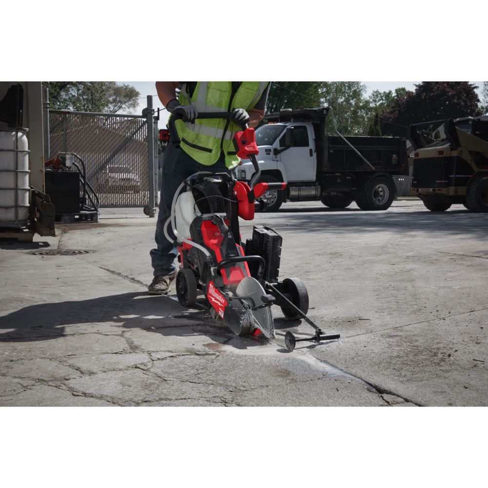 Milwaukee Elektrowerkzeuge Führungswagen und Wassertanksystem für MXF Trennschleifer MXFCOSCG2 Produktbild Milwaukee Elektrowerkzeuge Führungswagen und Wassertanksystem für MXF Trennschleifer MXFCOSCG2 bild 2