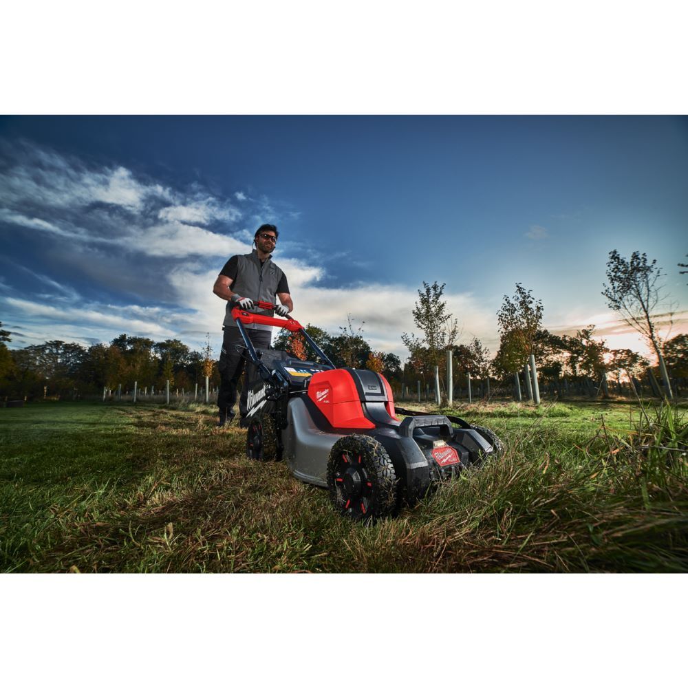 Milwaukee Elektrowerkzeuge Akku Rasenmäher M18 FUEL M18F2LM46-0 Produktbild Milwaukee Elektrowerkzeuge Akku Rasenmäher M18 FUEL M18F2LM46-0 bild 2